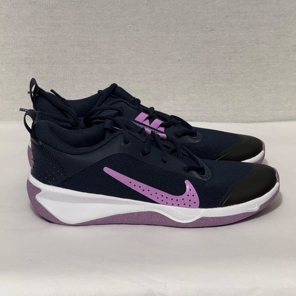 Nike Omni Multi-Court Sneakers - size 6.5 - Picture 2 of 9